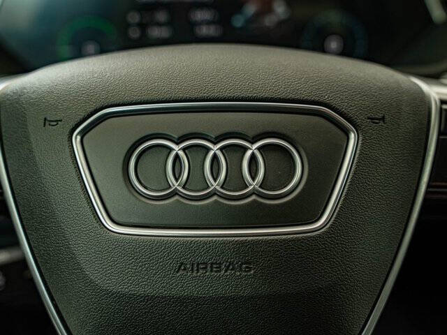 2021 Audi e-tron quattro Premium