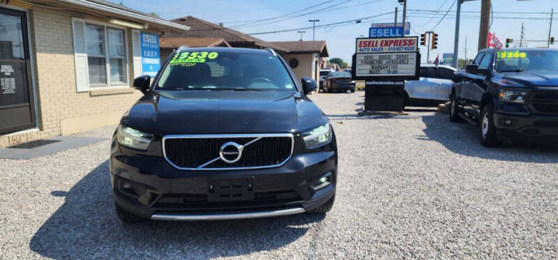 2022 Volvo XC40 T5 Momentum