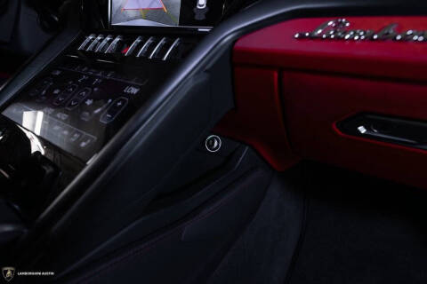 2023 Lamborghini Urus S