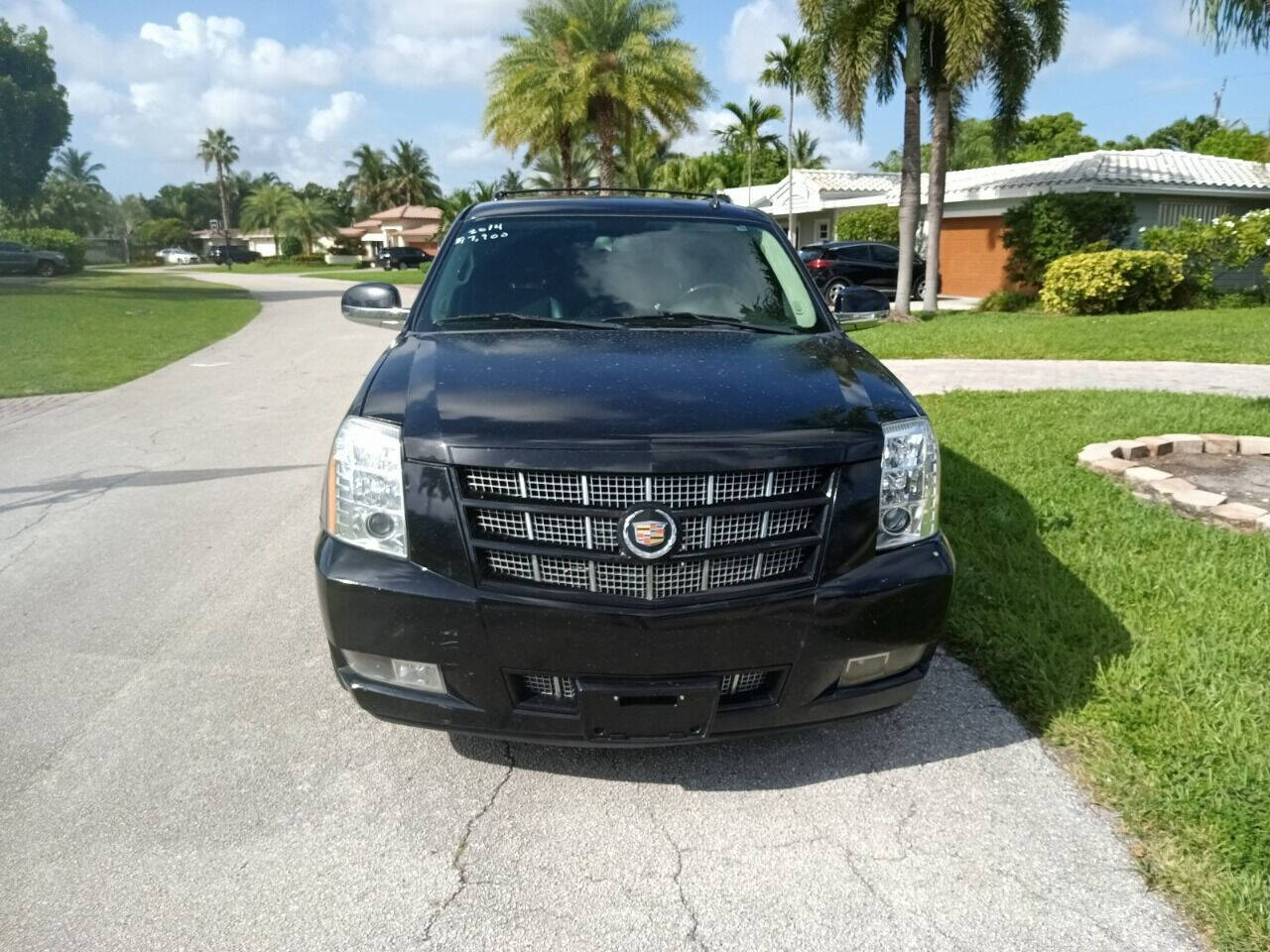 2014 Cadillac Escalade SUV / Crossover - $13,950