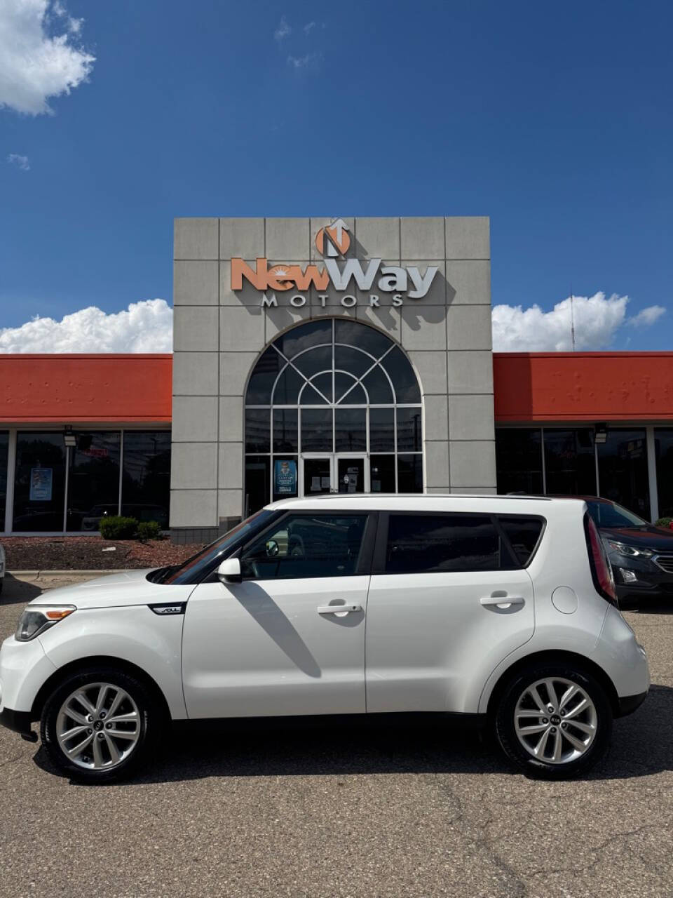 White 2019 Kia Soul Wagon Front-Wheel Drive 6-Speed Automatic