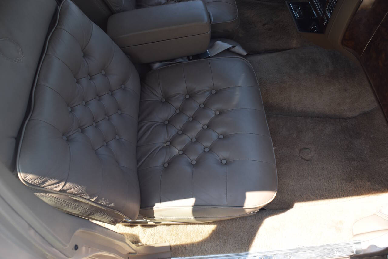 1991 Cadillac Brougham 177
