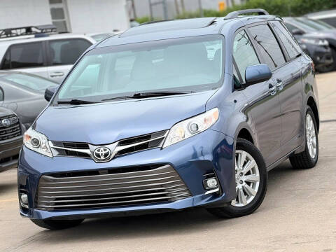 2017 Toyota Sienna XLE Premium 7-Passenger