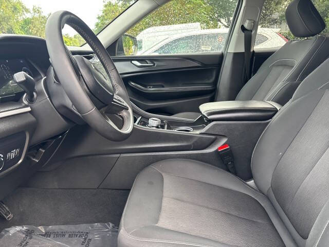 2023 Jeep Grand Cherokee L Laredo