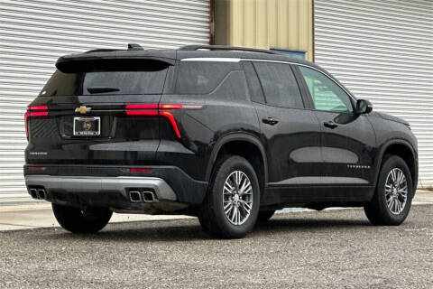 2025 Chevrolet Traverse LT