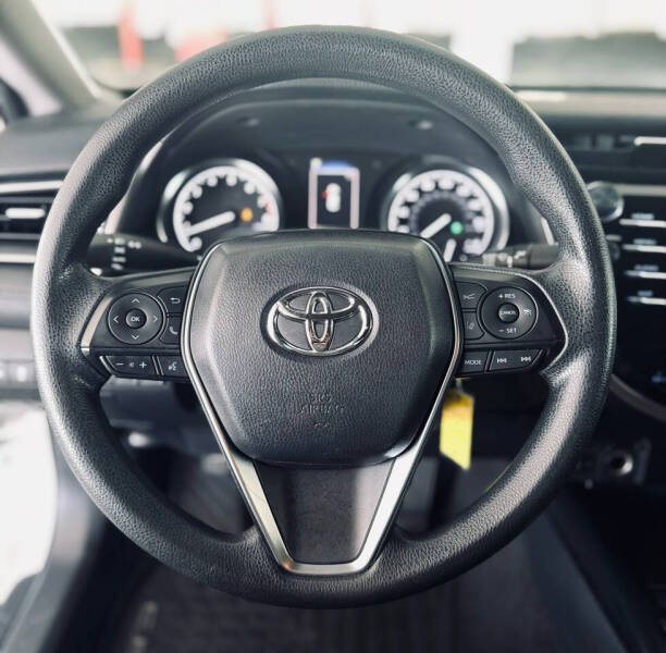 2019 Toyota Camry LE