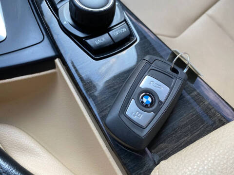 2015 BMW 3 Series 328i