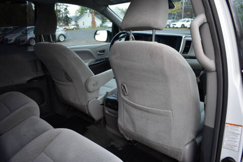 2018 Toyota Sienna LE 8-Passenger