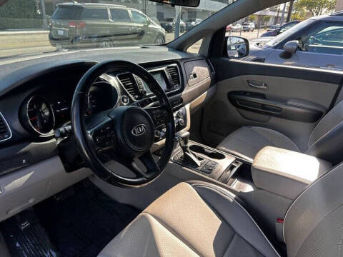 2017 Kia Sedona LX