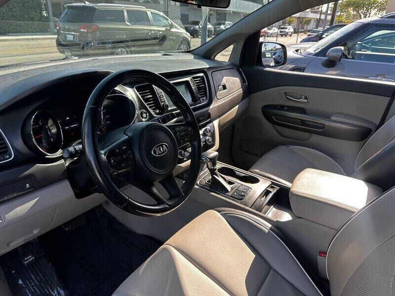 2017 Kia Sedona LX