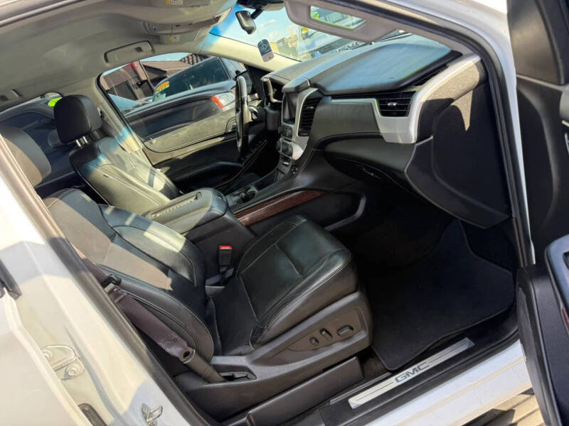 2017 GMC Yukon XL SLT