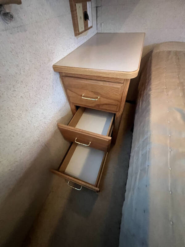 2001 Winnebago Journey 36L