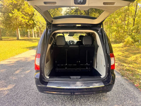 2011 Chrysler Town and Country Touring-L