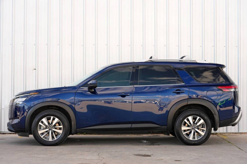 2025 Nissan Pathfinder SL