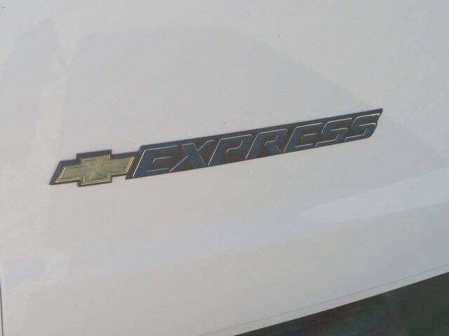 2025 Chevrolet Express 2500