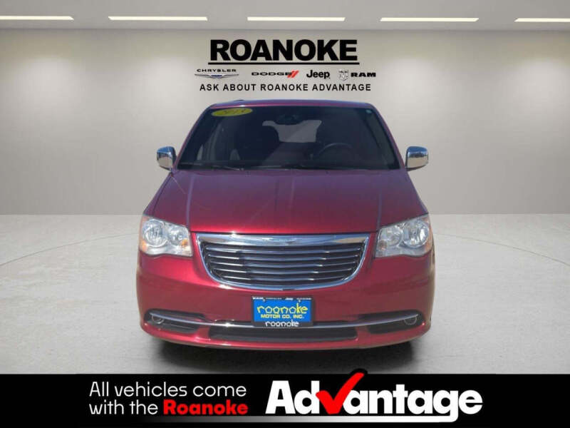 2013 Chrysler Town and Country Touring-L