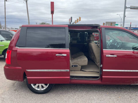 2016 Chrysler Town and Country Touring