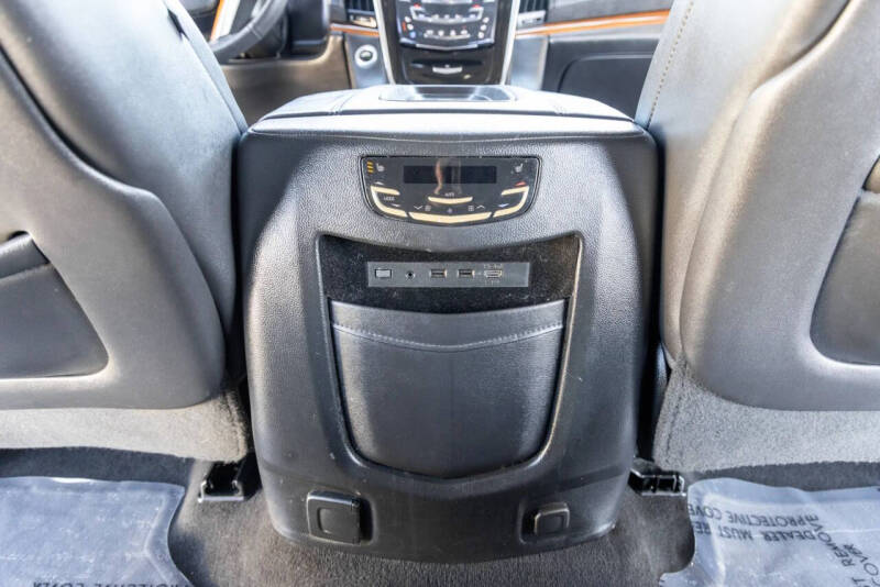 2017 Cadillac Escalade Luxury