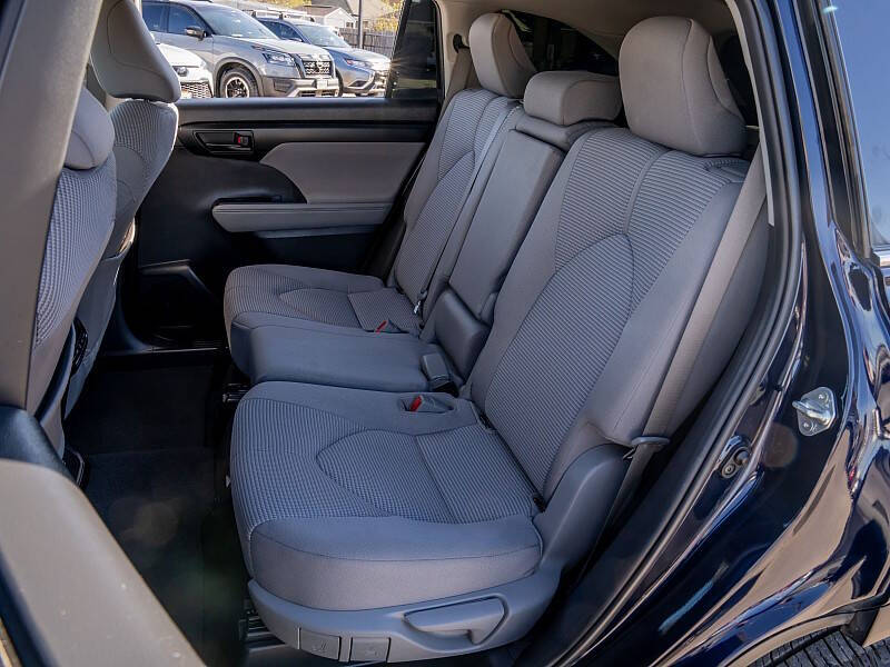 2020 Toyota Highlander LE