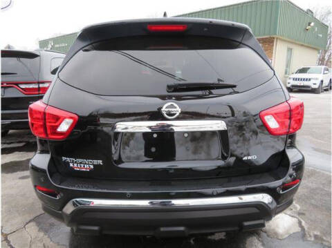 2020 Nissan Pathfinder S