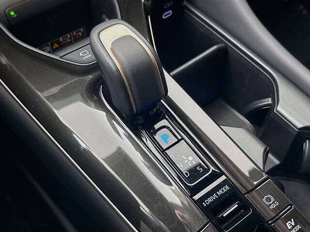 2025 Toyota Crown Signia Limited