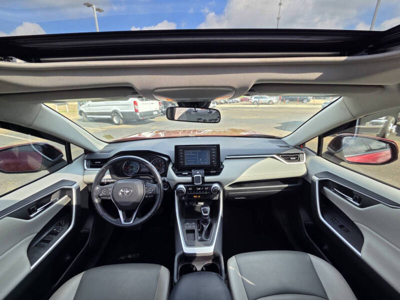 2019 Toyota RAV4 XLE Premium