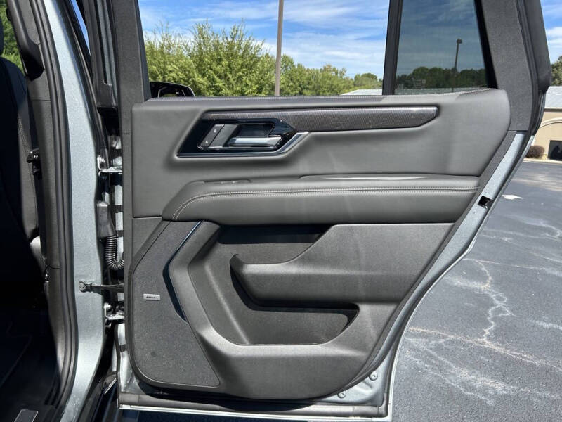 2025 GMC Yukon Elevation