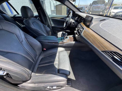 2019 BMW 5 Series 530i