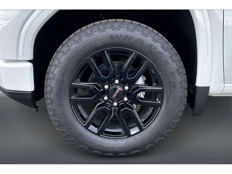 2025 GMC Sierra 1500 Elevation