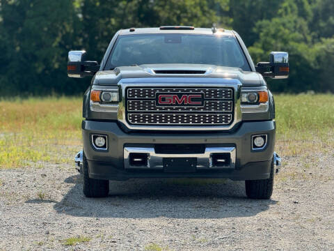 2018 GMC Sierra 3500HD for sale at OVERDRIVE AUTO SALES, LLC. in Clarksville IN