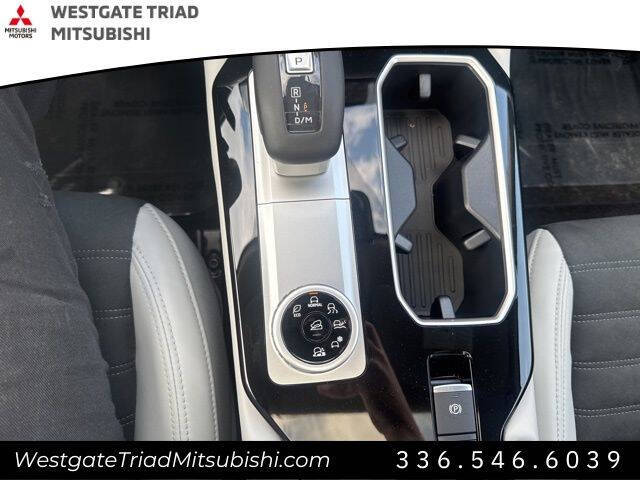 2025 Mitsubishi Outlander SE