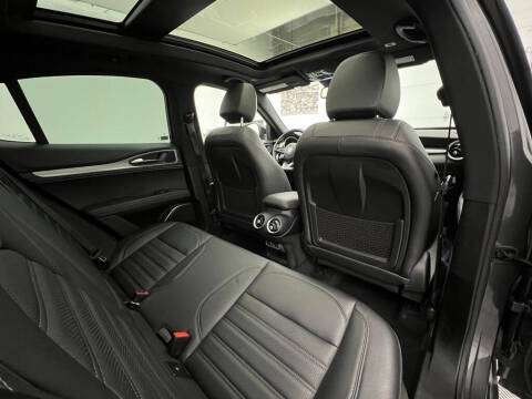 2022 Alfa Romeo Stelvio Veloce