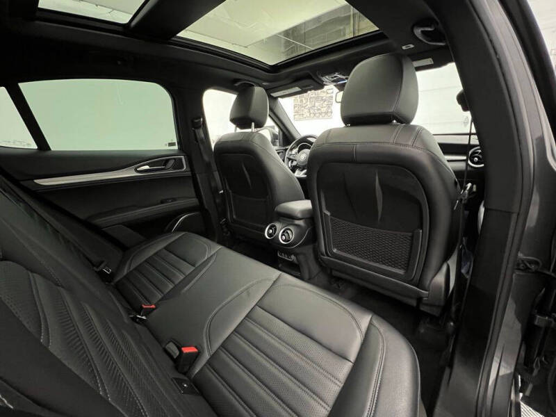 2022 Alfa Romeo Stelvio Veloce