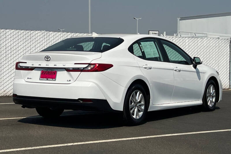 2025 Toyota Camry LE