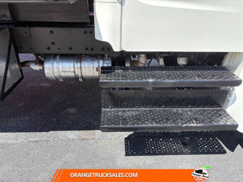 2018 Freightliner M2 106