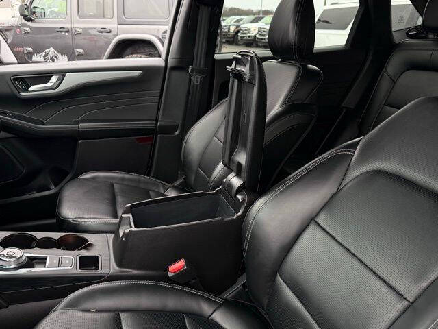 2025 Ford Escape Platinum