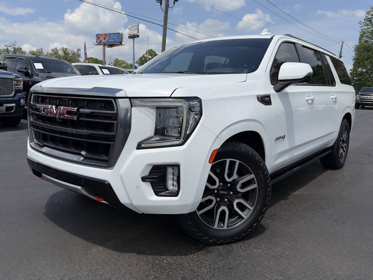 White 2021 GMC Yukon XL AT4 4x4 AT4 4dr SUV 2