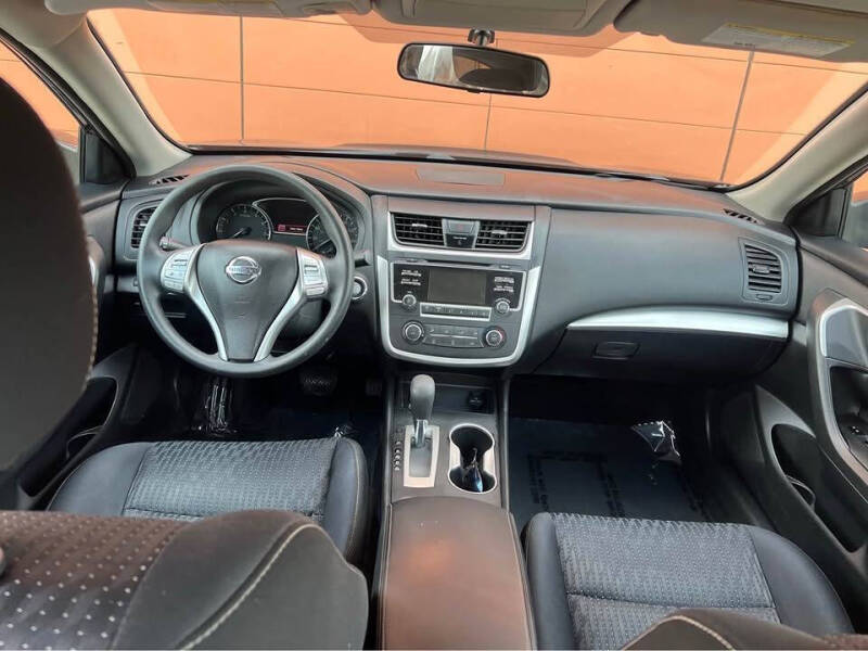 2016 Nissan Altima 2.5 SR