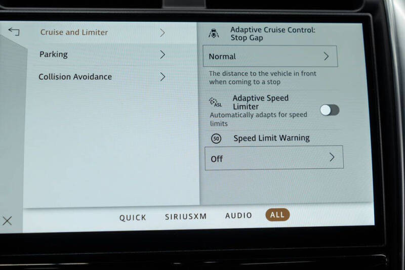 2023 Land Rover Discovery P300 S R-Dynamic