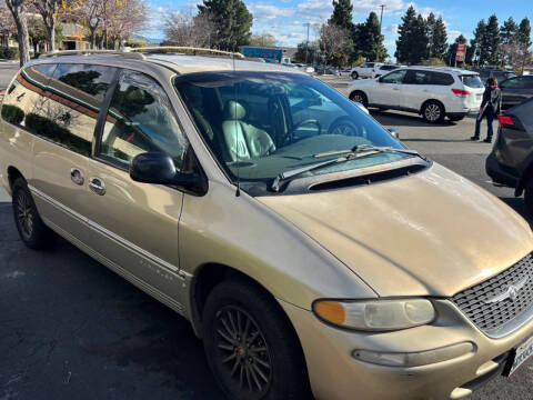 2000 Chrysler Town and Country Limited
