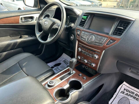 2017 Nissan Pathfinder Platinum