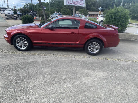 2005 Ford Mustang V6 Deluxe