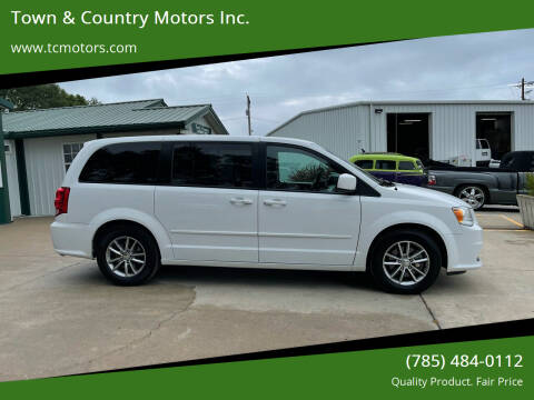 2016 Dodge Grand Caravan for sale at Town & Country Motors Inc. in Meriden KS