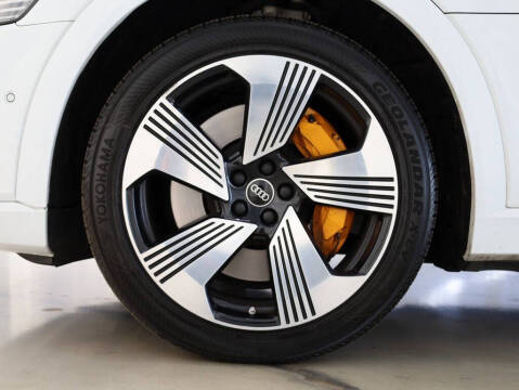 2023 Audi e-tron quattro Premium Plus