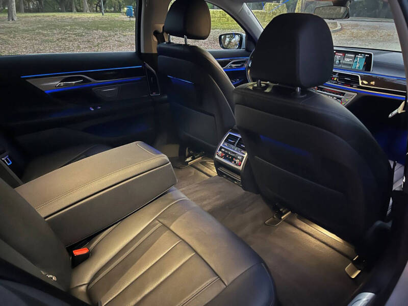2019 BMW 7 Series 740i