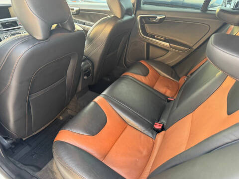 2016 Volvo V60 Cross Country T5