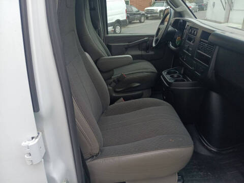 2024 GMC Savana 2500
