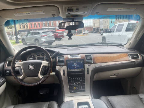2011 Cadillac Escalade Platinum Edition
