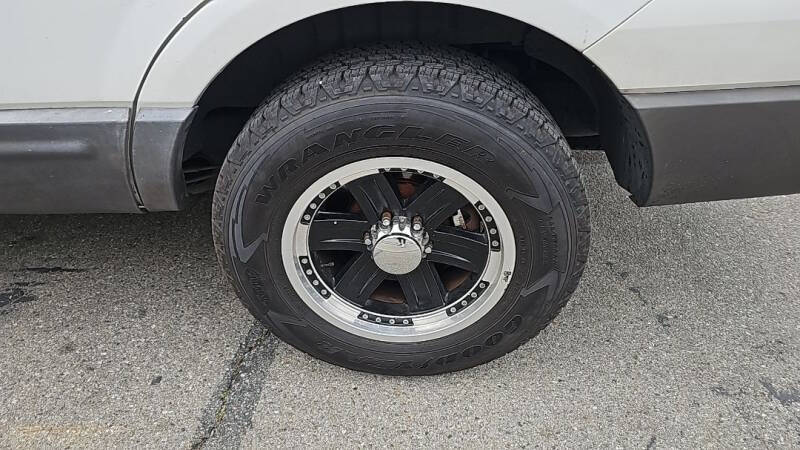 2004 Ford Expedition XLS