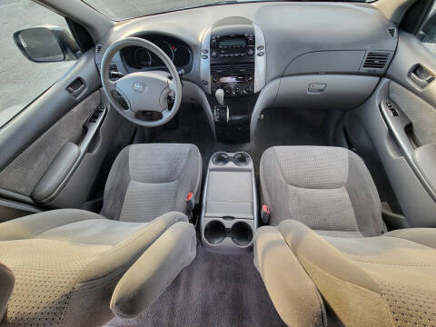 2008 Toyota Sienna LE 7-Passenger